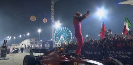 F1: Strepitoso esordio Ferrari in Bahrain con la doppietta di Leclerc e Sainz 